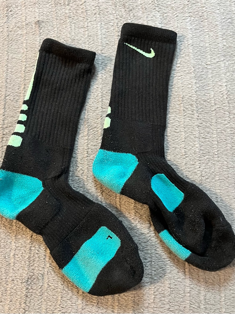 Nike Elite Basketball Crew Athletic Socks Black with Teal Accents Large